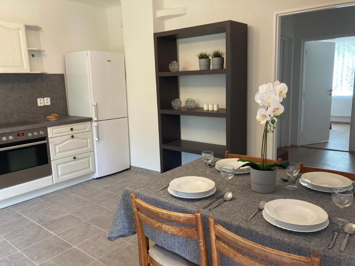 Apartmany Jevany Exterior photo