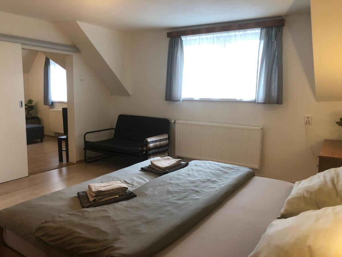 Apartmany Jevany Exterior photo